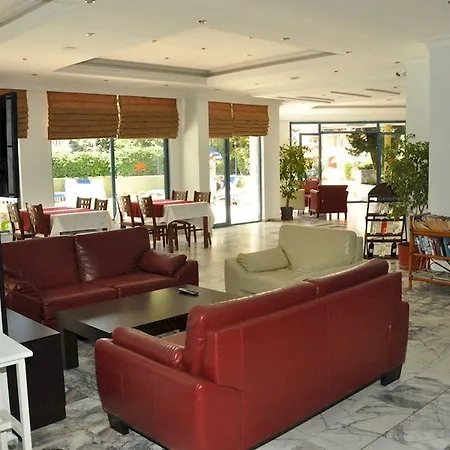Aparthotel Almera